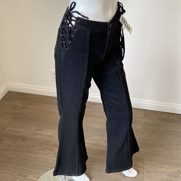 Levi’s x Barbie Ferreira Urban Outfitters Collab Lace-up High Waisted Flare Jean - Picture 3 of 8